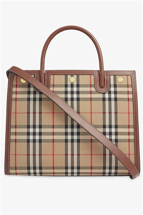 burberry carry all logo tote|Burberry tote bag on succession.